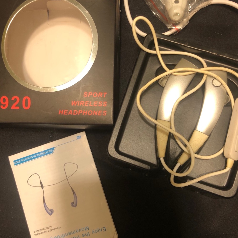 Wireless Bluetooth Earphones, Used Once